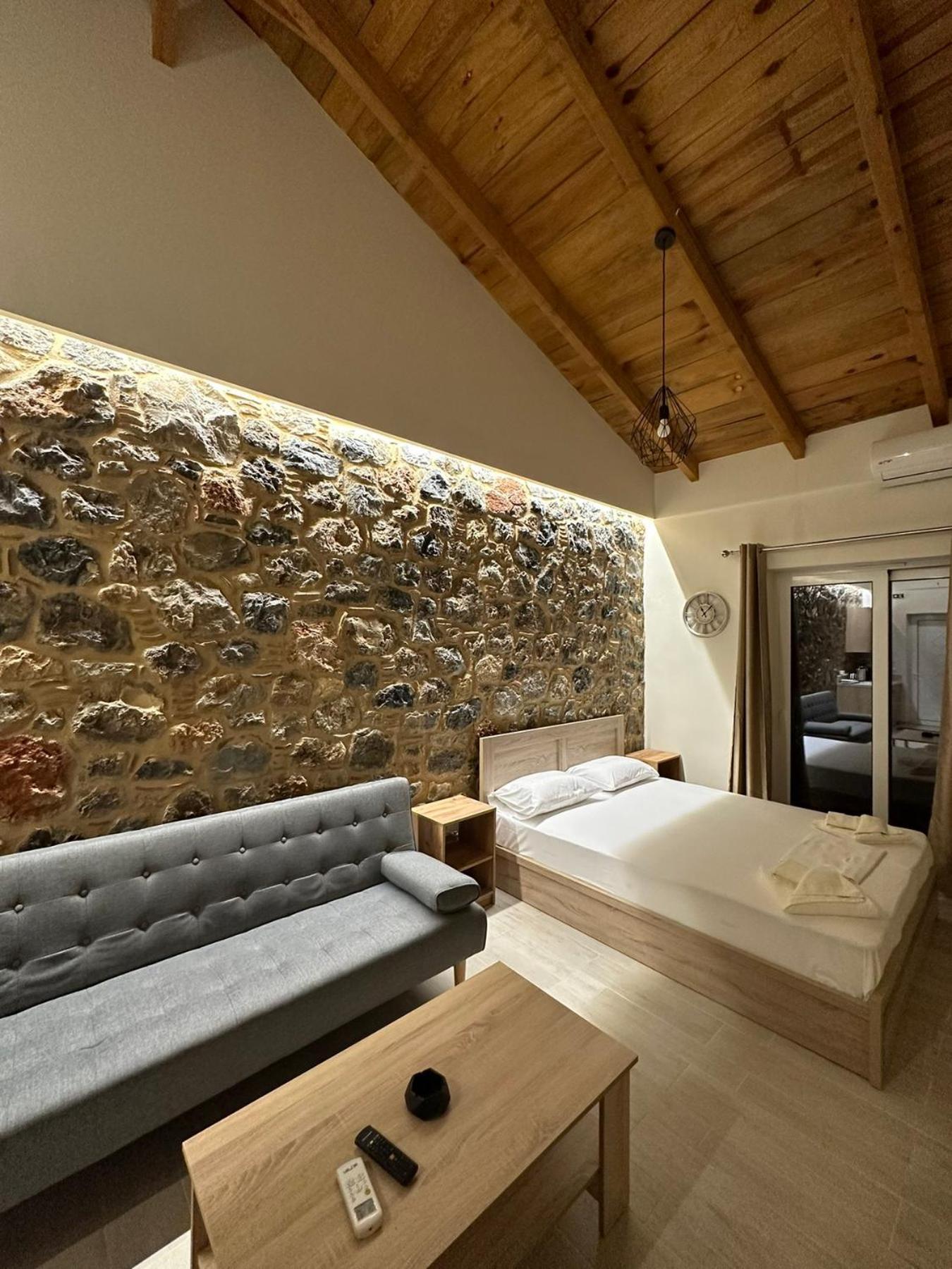 Lithino Rooms 칼라마타 외부 사진