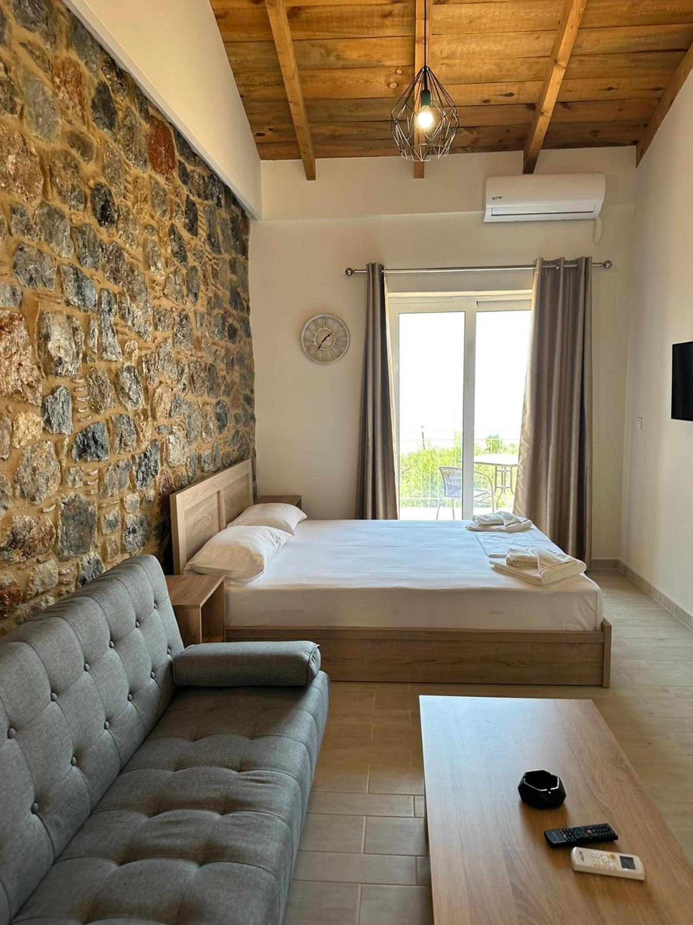 Lithino Rooms 칼라마타 외부 사진